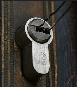 lock picking using a pin